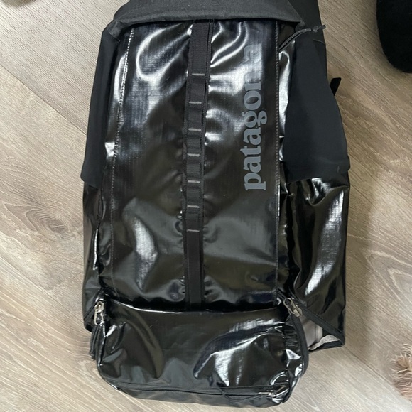 Patagonia Black Hole Pack Padded Back Polyester Backpack 49296 Black 25 L - Picture 8 of 10